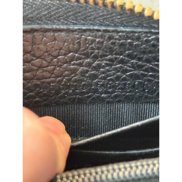 EUC Gucci GG Full Zip Black and Gold Wallet - Picture 8 of 8